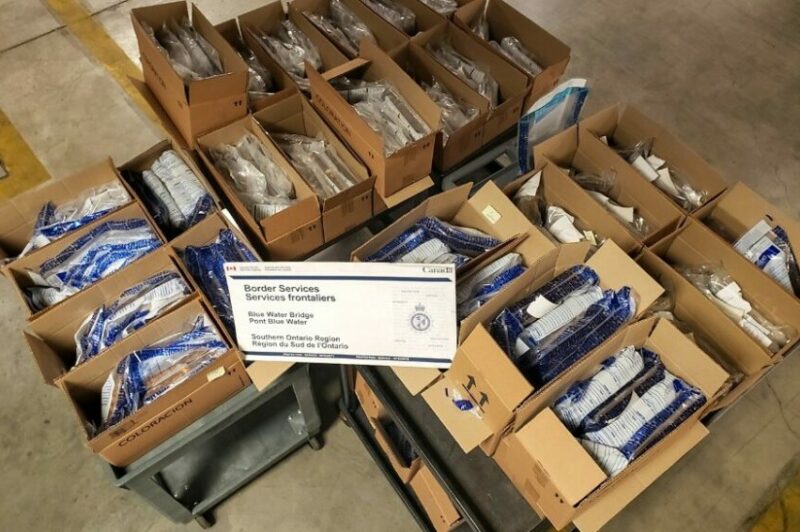 Ontario : un camionneur arrêté avec 188 briques de cocaïne présumée article image