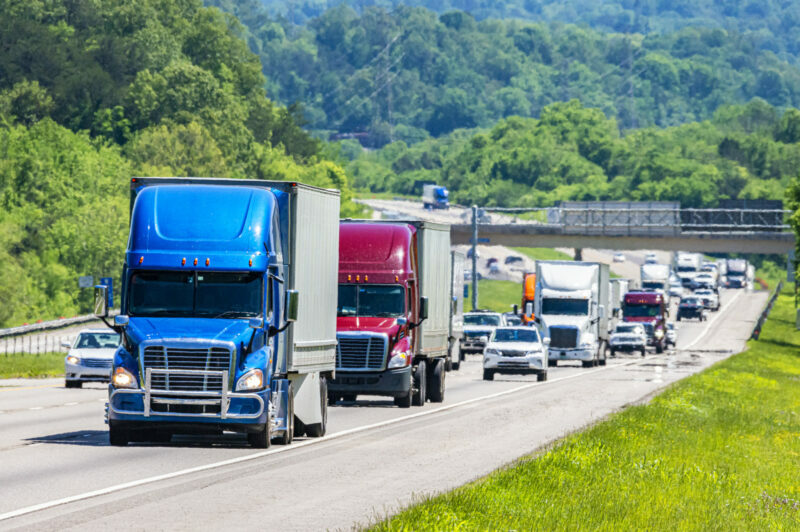 RH Camionnage Canada : l'emploi des chauffeurs augmente de 11,8 % au troisième trimestre article image