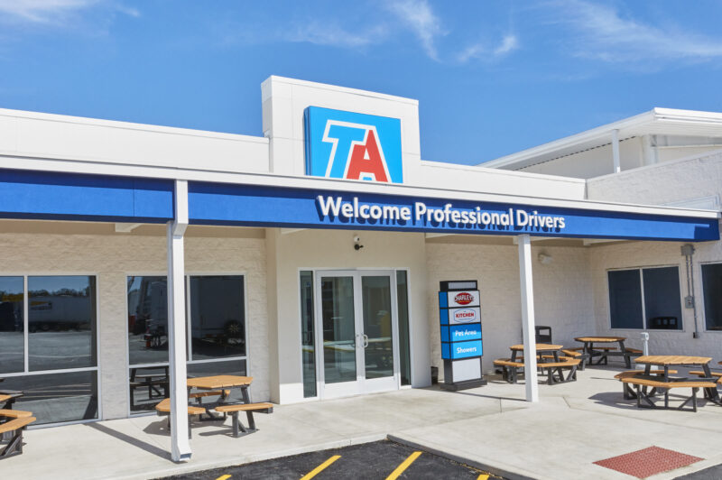 BP acquiert les relais routiers TravelCenters of America pour 1,3 milliard $ article image