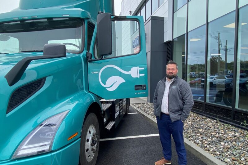 Le Volvo VNR Electric disponible pour essais routiers chez Paré Centre du camion (Vidéo) article image