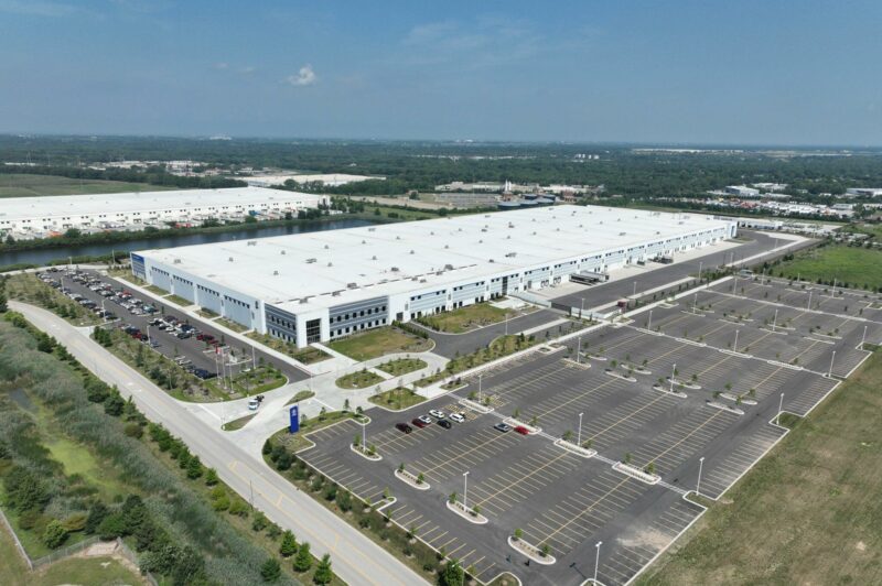 Ouverture officielle de l'usine américaine de Lion Électrique article image
