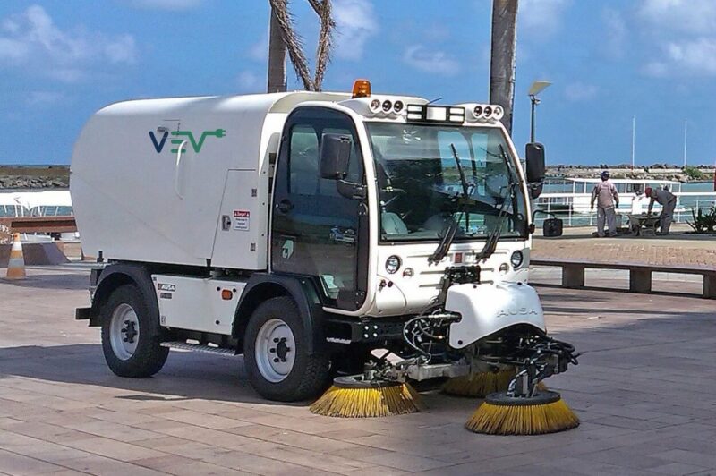 <strong>Québec investit 4 millions $ dans un fabricant de véhicules municipaux électriques</strong> article image
