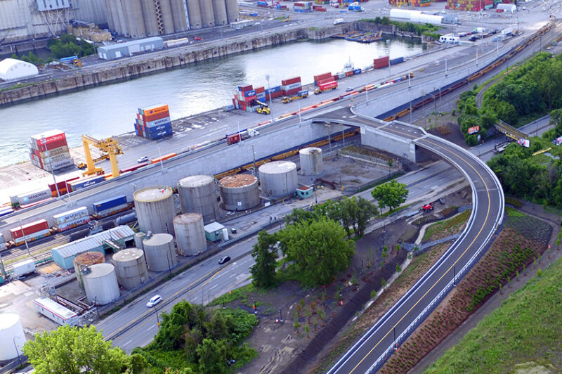 <strong>Le Port de Montréal met en service son nouveau pont d'étagement dans le secteur Viau</strong> article image