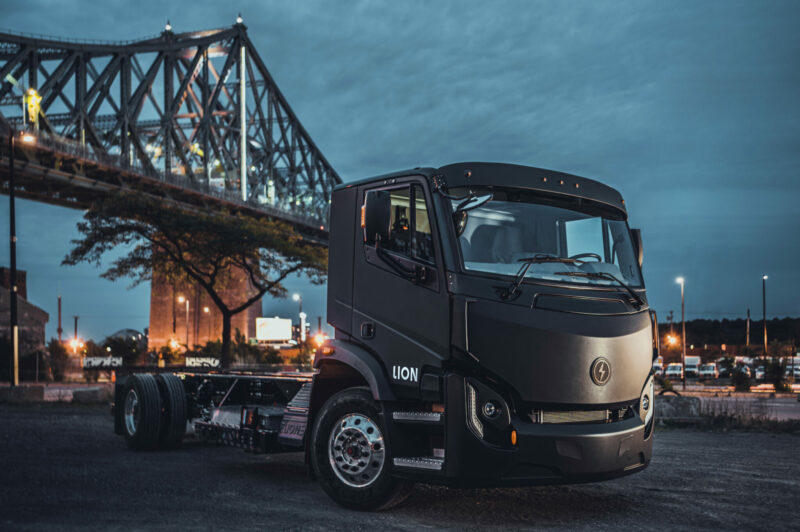 <strong>Ottawa investit dans un banc d’essai de camions zéro émission dans la région de Montréal et le déploiement de plus de 1 500 bornes de recharge au Québec</strong> article image