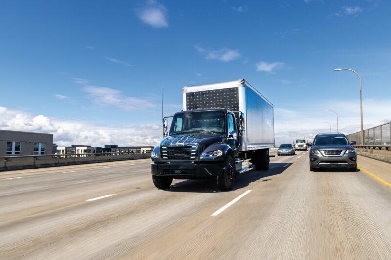 <strong>Début de la production en série de l’eM2 électrique de Freightliner</strong> article image
