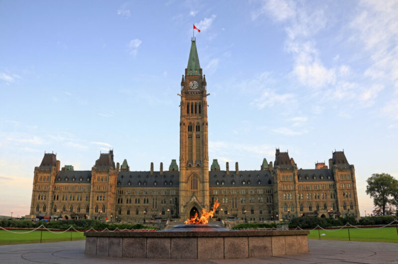 Chauffeurs inc. et autres dérogations en camionnage : Revenu Canada et le ministère de l'Emploi partageront des données pour mieux épingler les contrevenants article image