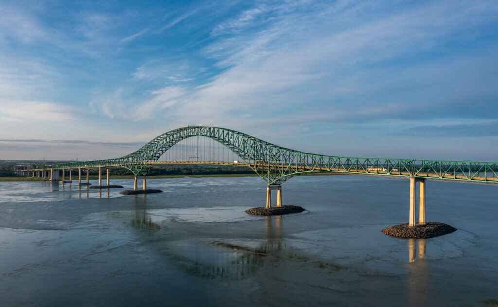 Pont Laviolette, en été
