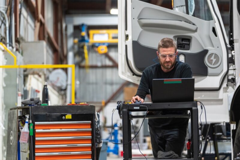 Lion Électrique licencie 150 employés article image