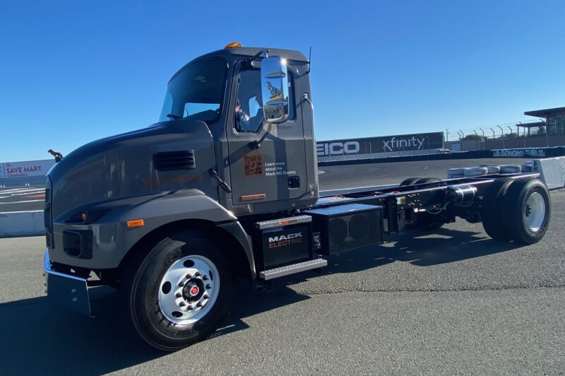 Mack électrifie son poids moyen et présente son modèle de financement ElectriFi article image