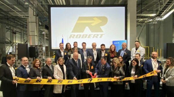 Robert-coupure-ruban alternate text for this image