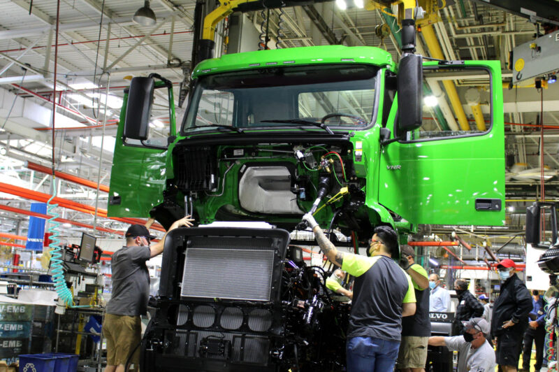 <strong>Hausse de 32 % des commandes de camions de classe 8 en novembre</strong> article image