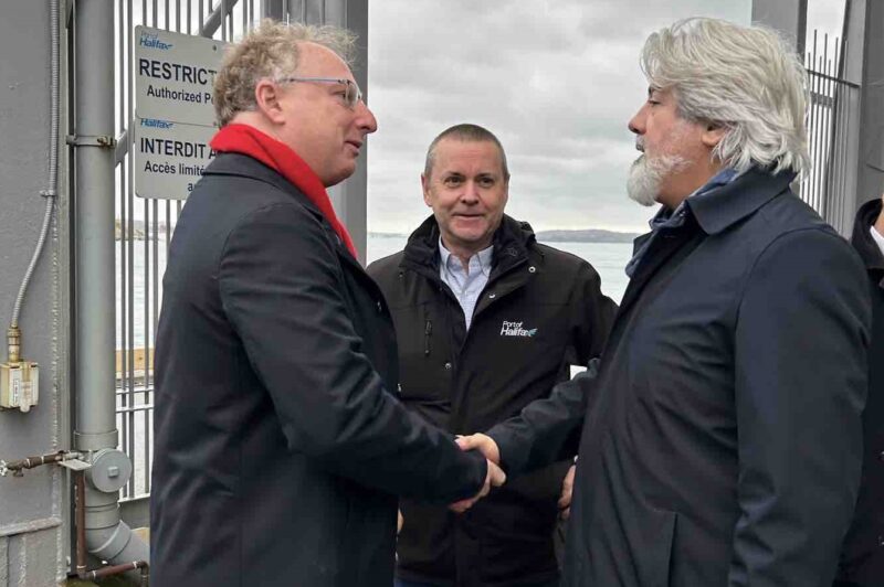 <strong>Le ministre des Transports annonce le lancement du Bureau national de la chaîne d'approvisionnement</strong> article image