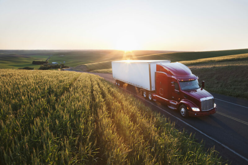 Perspectives 2024 du secteur du transport au Canada | HUB International article image