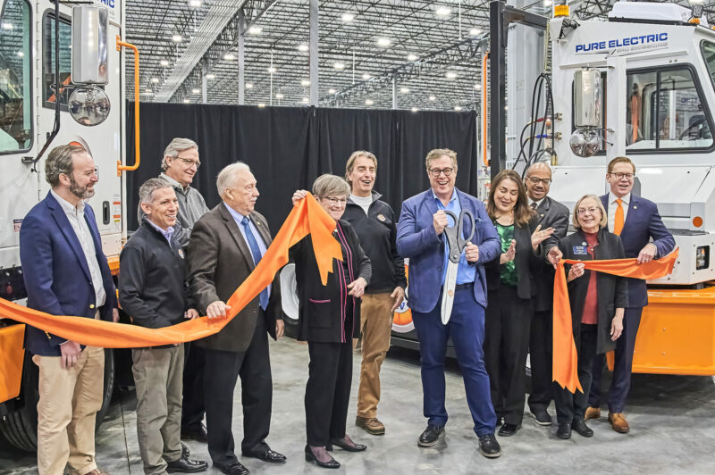 Orange EV inaugure sa nouvelle usine de tracteurs de manœuvre électriques article image