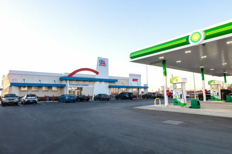Un 300e relais routier Travel Center et 1 600 nouvelles places de stationnement pour camions article image