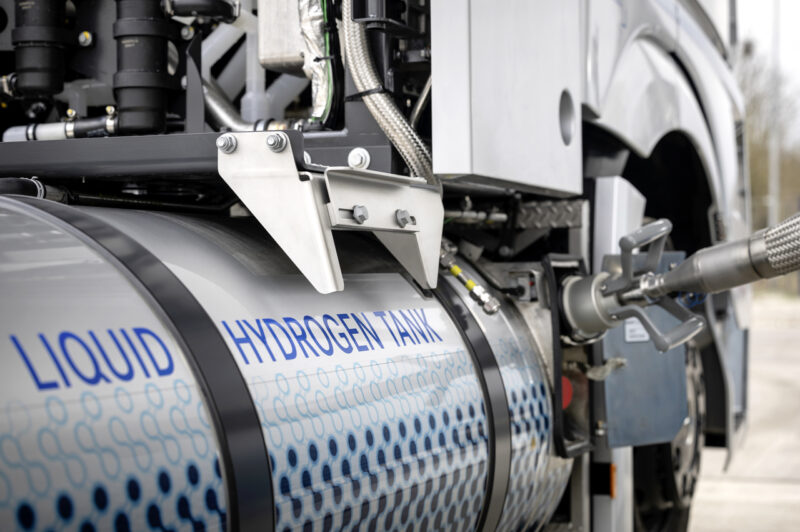 Daimler et Linde inaugurent une nouvelle technologie de ravitaillement en hydrogène article image