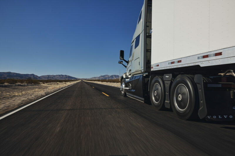 Volvo a livré en 2023 plus de camions, diesel et électriques, que jamais dans son histoire article image