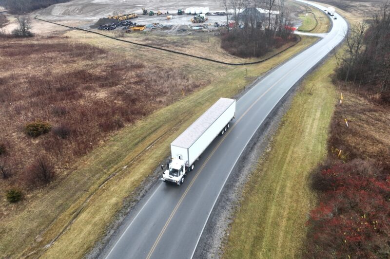 Kalmar et Forterra développent conjointement des tracteurs de terminaux autonomes article image