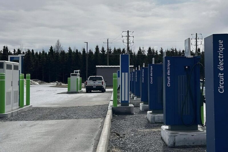 Pôle de recharge rapide adapté aux poids lourds électriques à la sortie 228 de l’autoroute 20 article image