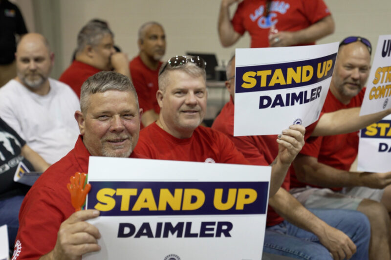 Daimler Truck conclut un accord de principe avec les syndiqués UAW article image