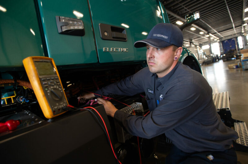 Camions électriques : guide de santé et sécurité au travail article image