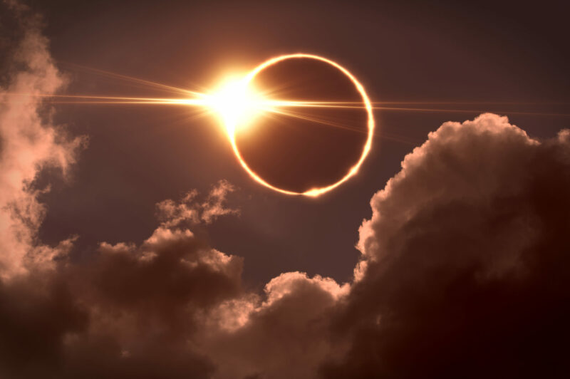 Conduire pendant l’éclipse du 8 avril : quelques conseils pratiques article image