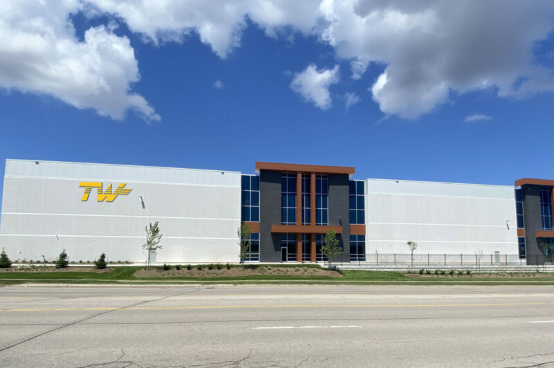 UAP Véhicules lourds ouvre un nouveau centre de distribution TW à Mississauga article image