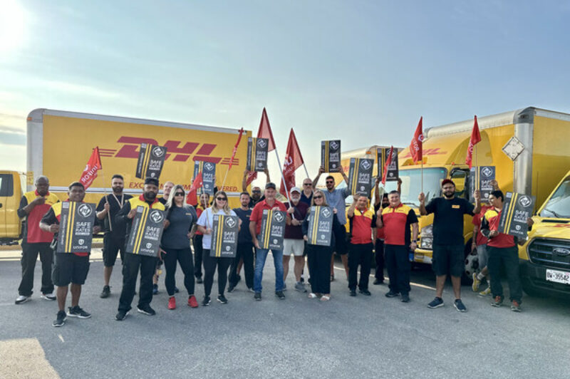 Unifor se mobilise chez DHL pour soutenir sa campagne pour des taux de rémunération sécuritaires article image