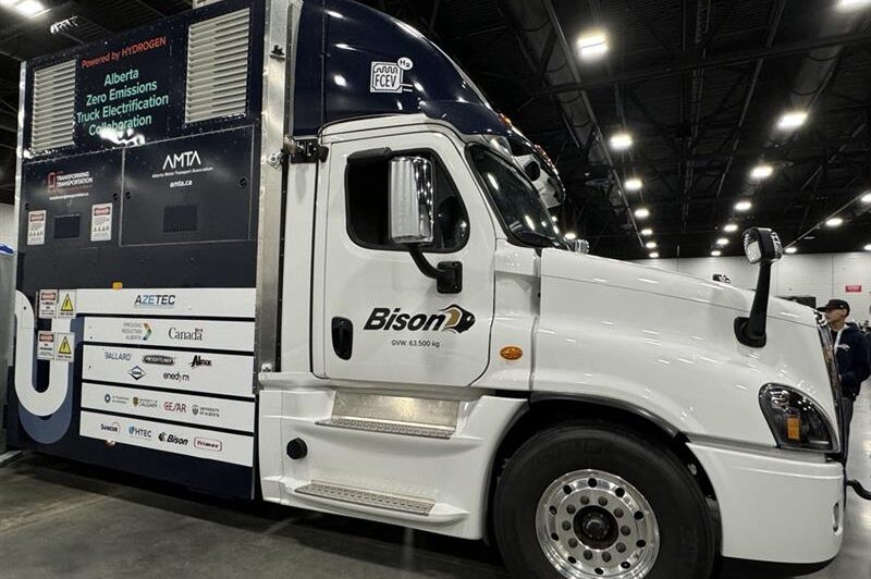 Le projet AZETEC présente un camion de 63,5 tonnes fonctionnant à l'hydrogène et aux piles à combustible article image
