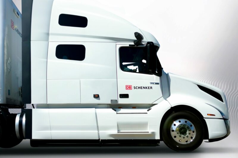 DB Schenker teste des rétroviseurs électroniques sur 75 de ses camions article image