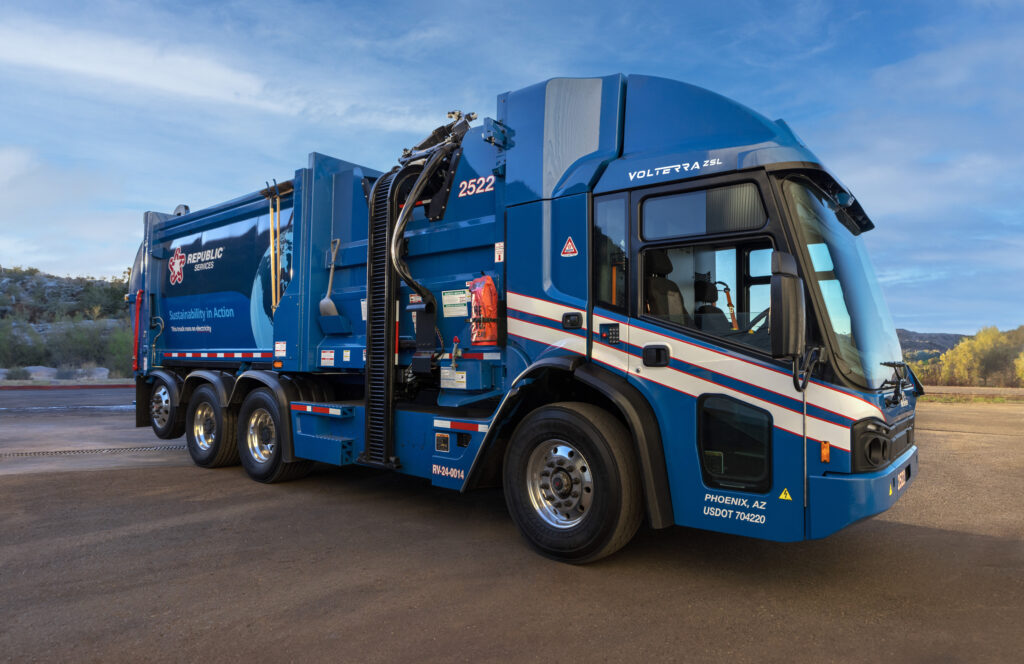 Camion électrique de matières résiduelles McNeilus Volterra