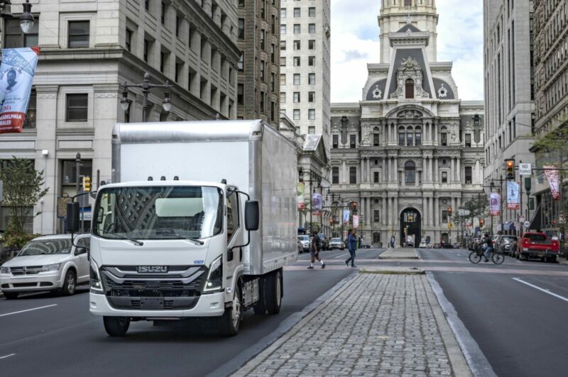 Le NRR-EV d'Isuzu approuvé pour les mesures d'incitation de Transports Canada article image