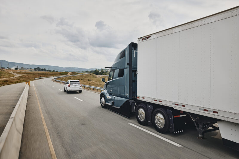 Rappel de plus de 25 000 camions Volvo et Mack – Systèmes de sécurité article image