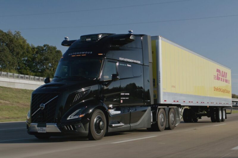 DHL commence à effectuer des livraisons de fret autonomes avec Volvo article image