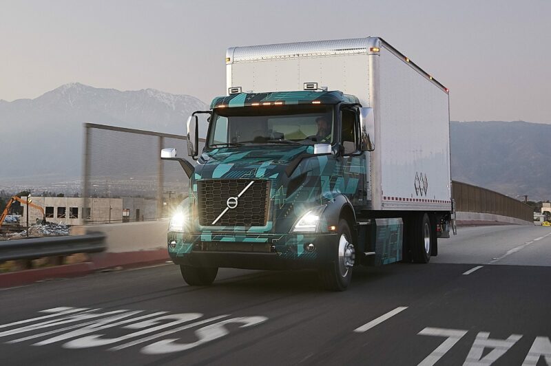 Volvo franchit 10 millions de milles en mode zéro émission avec son VNR électrique article image