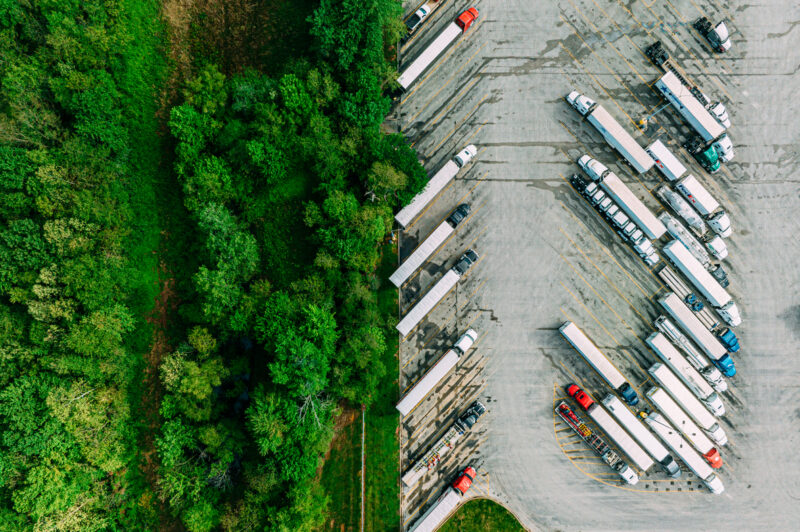 Selon un rapport, les VZE ne sont pas encore prêts à remplacer le diesel sur les longs trajets en classe 8 article image