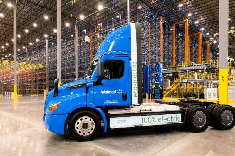 Canada Cartage reprend les activités de flotte de Walmart Canada article image