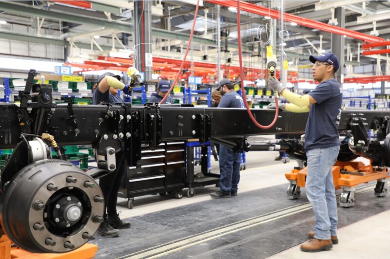 L’incertitude fait chuter de 28% les commandes de camions de classe 8 en janvier article image