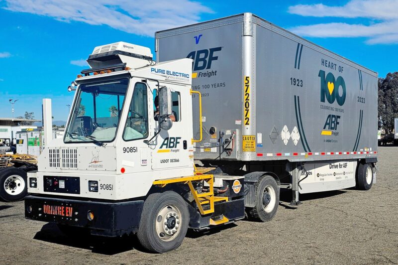 ABF Freight étend sa flotte de tracteurs de manœuvre électriques article image