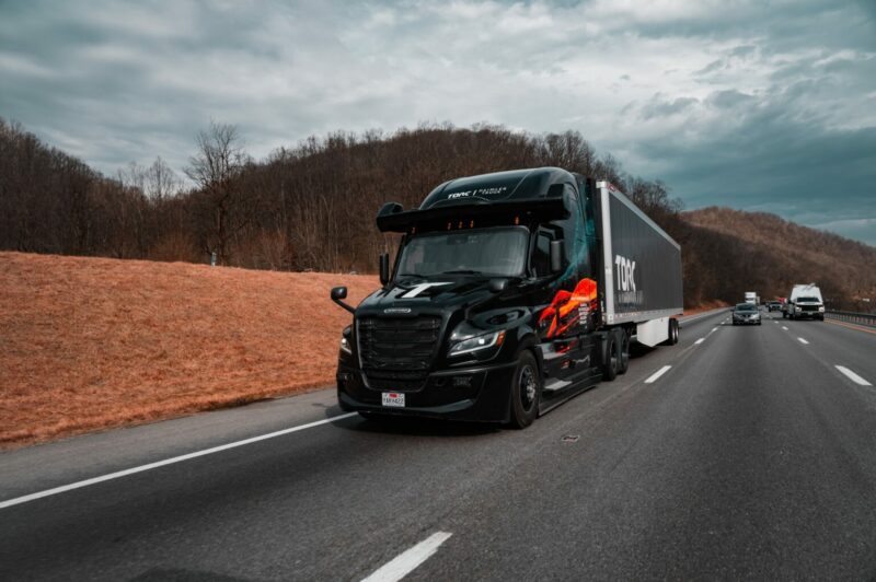 Daimler livre à Torc des Freightliner prêts à l'autonomie pour des essais aux États-Unis article image