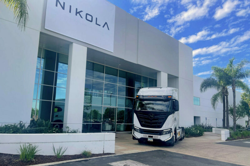 Le fabricant de voitures électriques Lucid rachète des installations de Nikola article image
