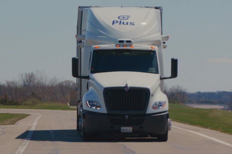 Plus fait son introduction en bourse et vise le lancement en 2027 de camions autonomes construits en usine article image