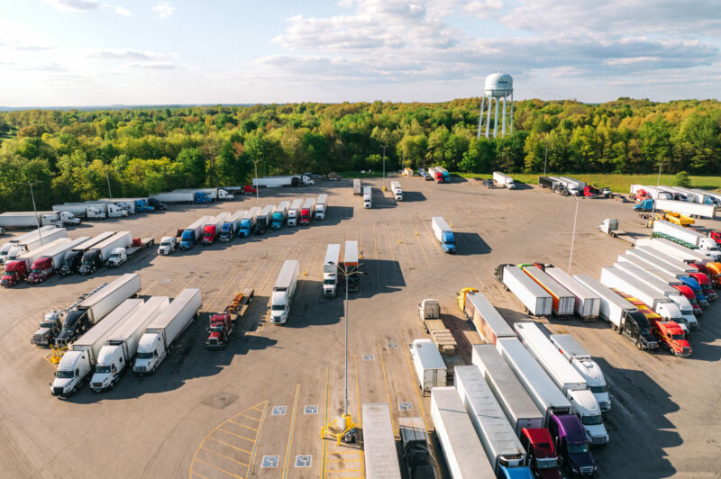 40 000 places de stationnement disponibles aux États-Unis via le Truck Parking Club article image