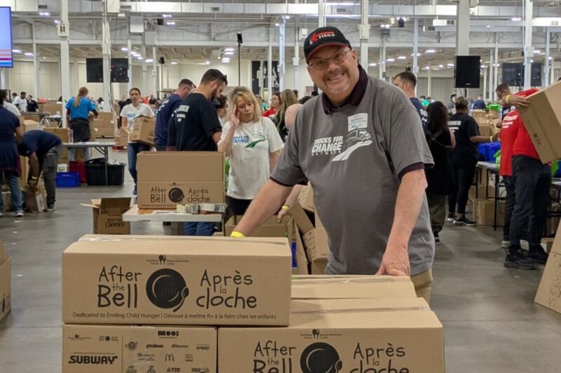 Trucks for Change livre plus de 100 000 colis alimentaires pour aider les enfants pendant l'été article image