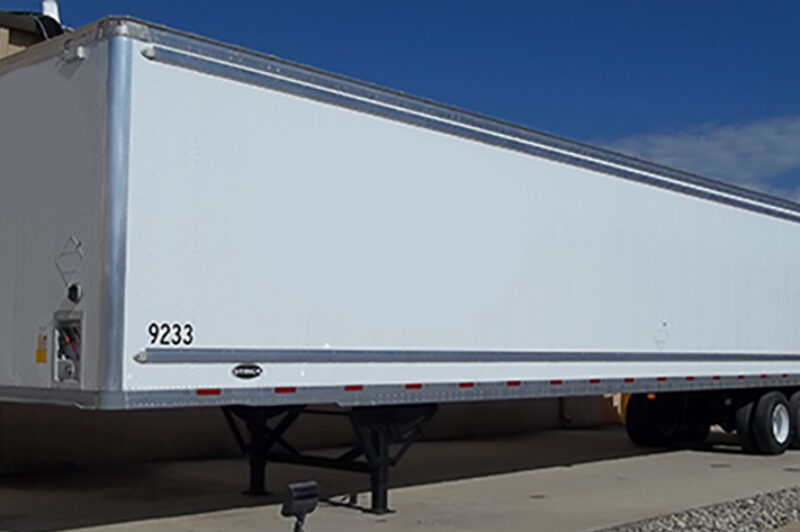 Power Truck Group distribuera les remorques Strick et le matériel roulant Cheetah Chassis au Canada article image