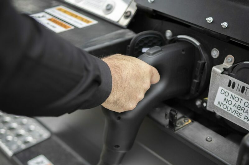 Polara obtient des fonds pour élaborer la prochaine génération de chargeurs de camions électriques article image
