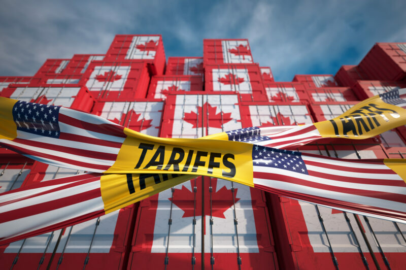 Trump frappe le Canada avec des tarifs de 35% article image
