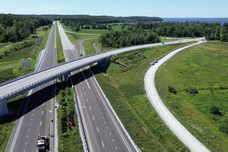 Parachèvement de l’autoroute 35 : un lien rapide à quatre voies séparées de Montréal aux États-Unis article image