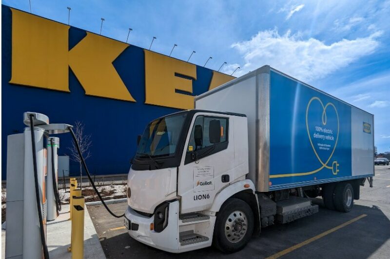 Les véhicules électriques d’IKEA Canada réalisent plus de livraisons que ceux à essence article image