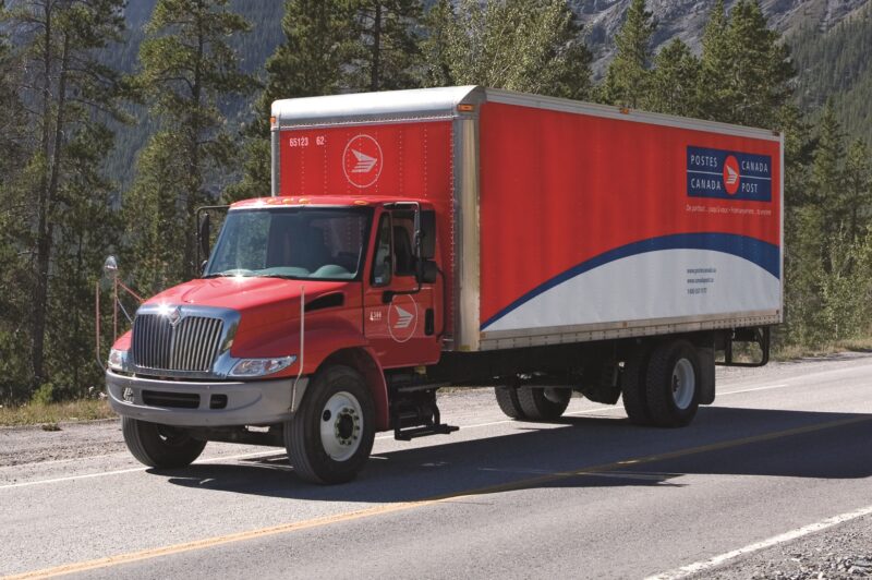 Postes Canada : adieu les avions, bonjour les camions article image